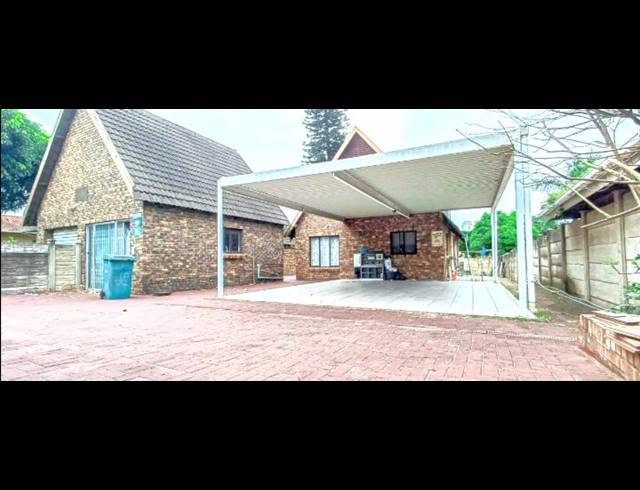 3 BEDROOM TOWNHOUSE FOR SALE IN BIRDSWOOD